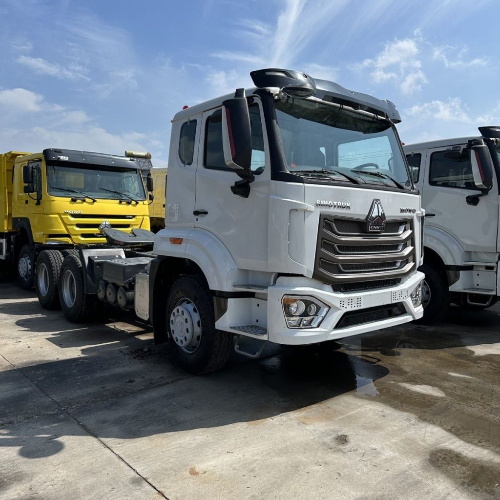 HOWO 6×4 NX 牵引车