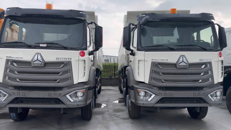 HOWO 8×4 NX 自卸车
