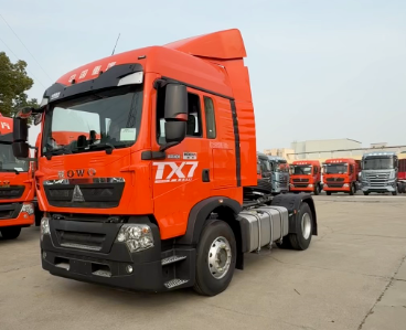 HOWO 4×2 TX 牵引车