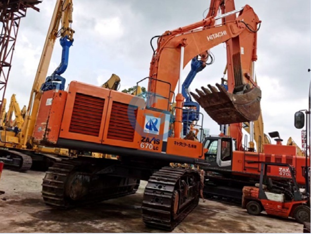 Hitachi ZX670