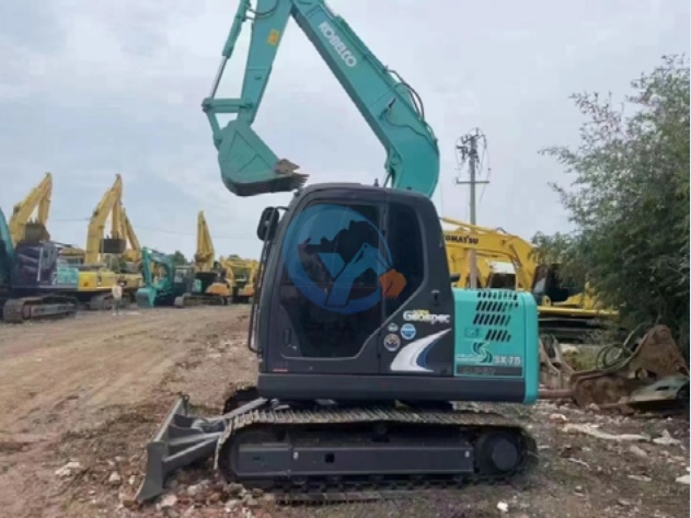 Kobelco SK75-8