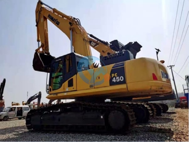Komatsu PC450-8